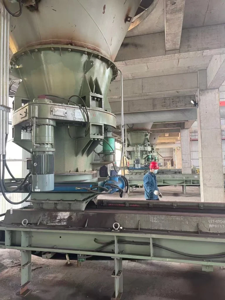 HNMY silo blockage prevention machine installed inside an existing silo