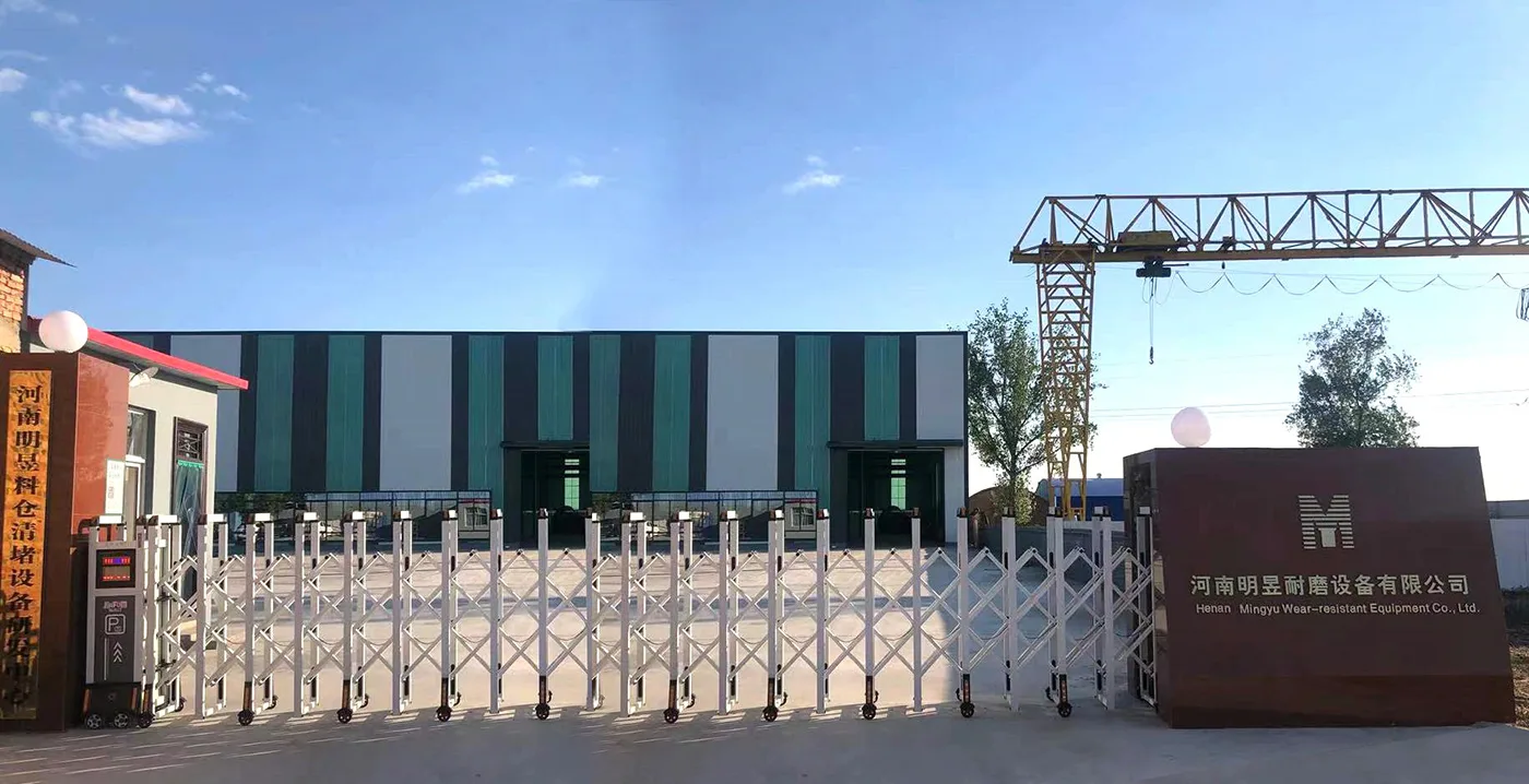 Industrial silo blockage cleaning machine and coal chute anti-blocking flow assistance equipment for power plant coal silo renovation
